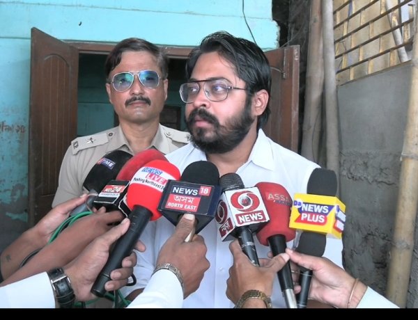 মঙ্গলদৈত শোকাৱহ ঘটনা। বন্ধ ৰুমৰ ভিতৰত উদ্ধাৰ মাতৃ আৰু পুত্ৰৰ মৃতদেহ।