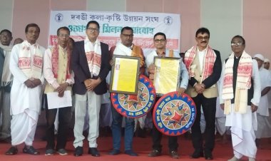 দৰঙৰ দুগৰাকী জেষ্ঠ্য সাংবাদিকলৈ সংবাদ শিৰোমণি বঁটা