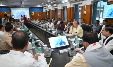 দৰঙৰ অভিভাৱক মন্ত্ৰীৰ  পৰ্যালোচনা সভা