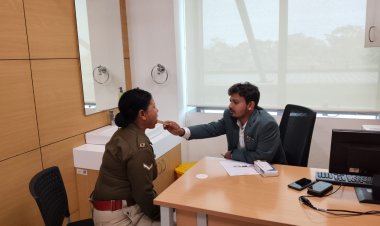 দৰং কেঞ্চাৰ কেন্দ্ৰত ওডালগুৰি আৰু দৰং জিলাৰ মহিলা আৰক্ষীৰ  সকলৰ মাজত কেঞ্চাৰ সজাগতা সভা