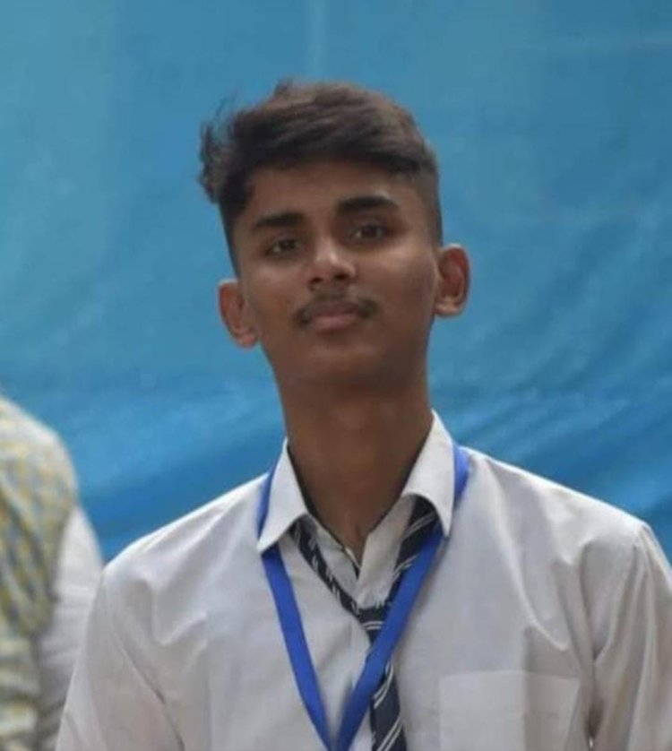 পথ দুৰ্ঘটনা নিহত হোৱা  ছিপাঝাৰৰ দুমুনিচকীৰ ৰিবৰাজ হুচেইন   জানজা নামাজ সম্পন্ন হয়। 
